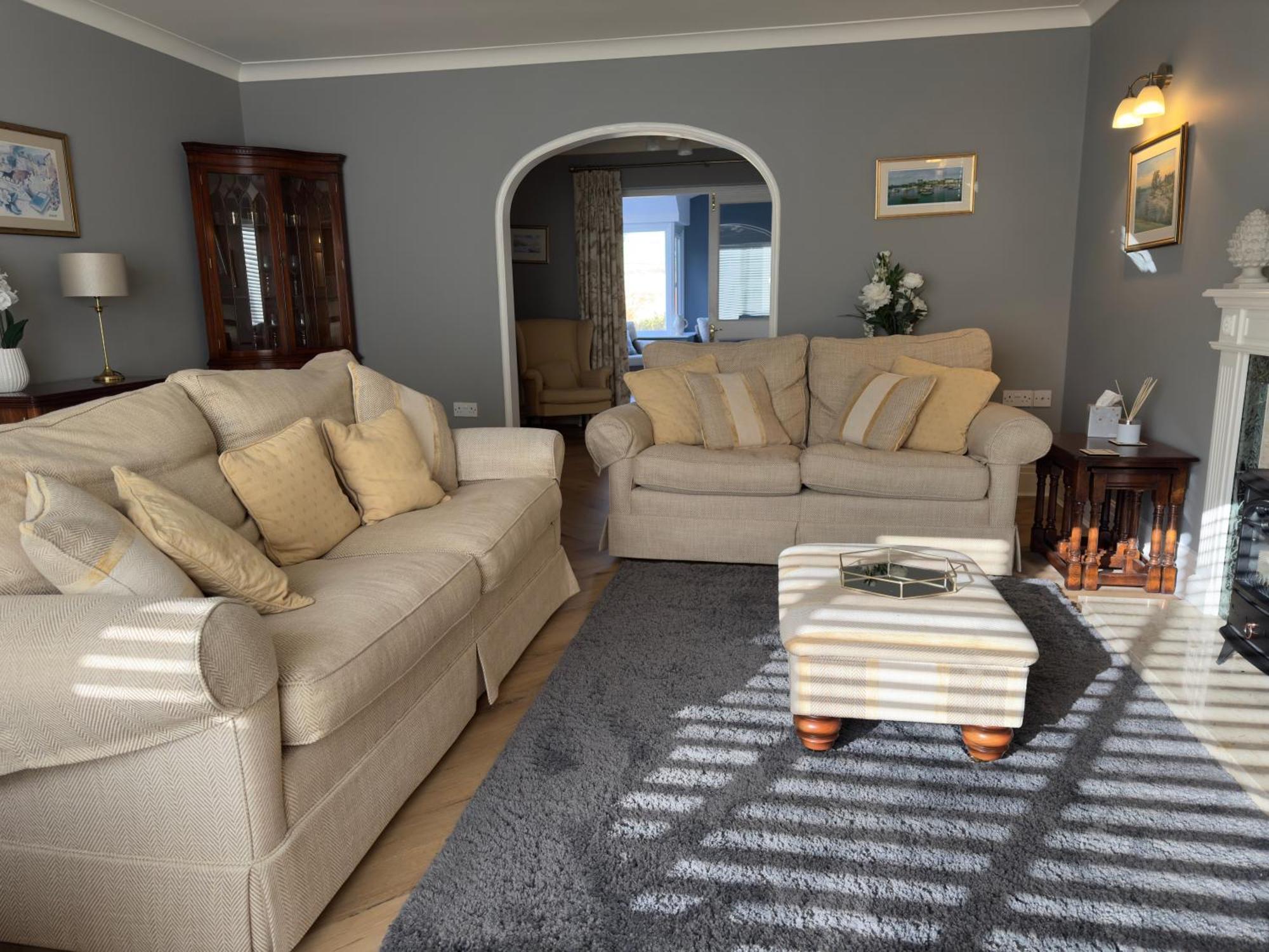 Vast, Elegant Home With Indoor Pool & Sauna Near Popular Golf Course Кингтон Экстерьер фото